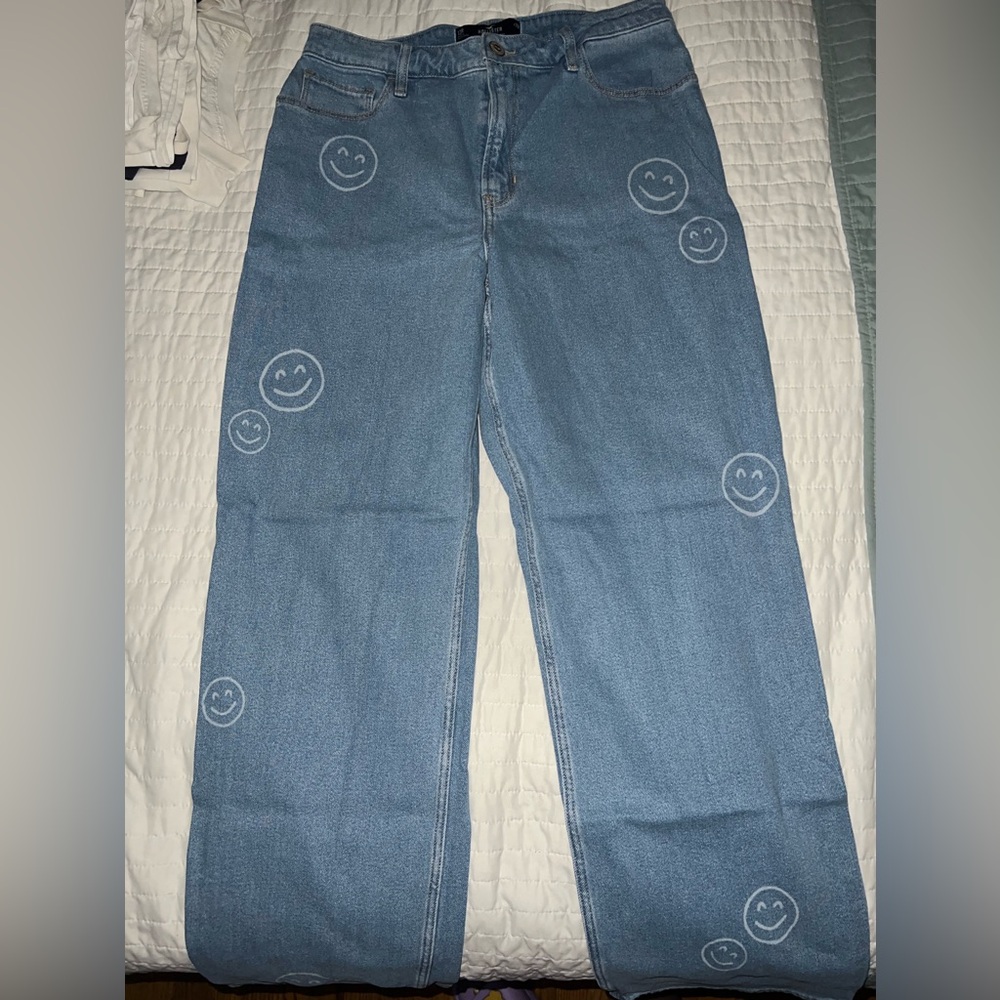 Hollister Smiley Denim High Rise Dad Jeans